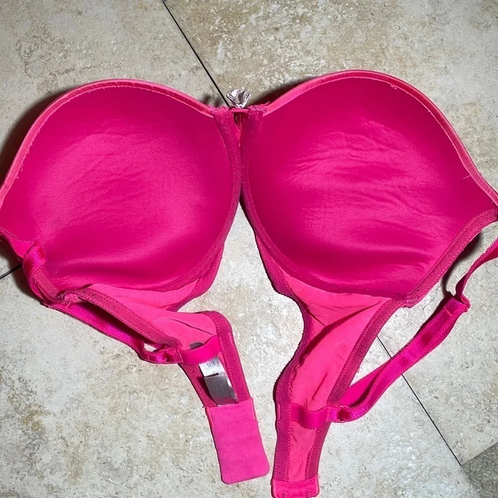 Victoria’s Secret 38C bombshell pushup padded neon pink with lace & metallic - Picture 5 of 6
